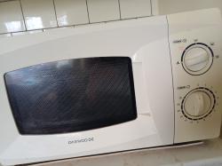Inzerát č. 138762 - Prodám mikrovlnku Daewoo. Cena 100kč.
